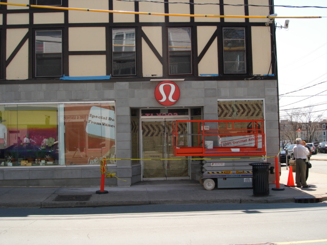 lululemon spring garden road